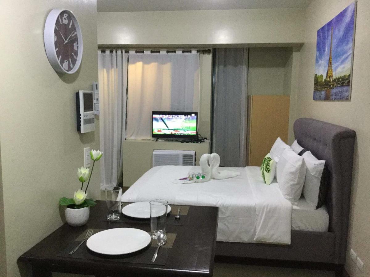 Palm Tree Villas 2 Manila Bagian luar foto